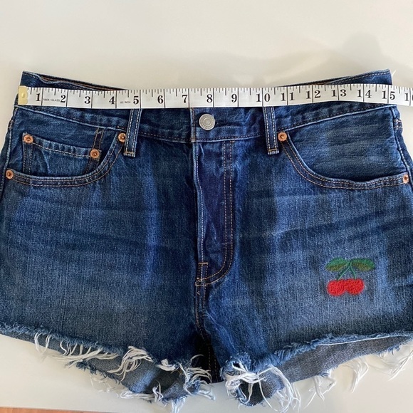 LEVI’S 501 Cutoff Jean Shorts - High Rise Button Fly Cherry - Picture 14 of 16